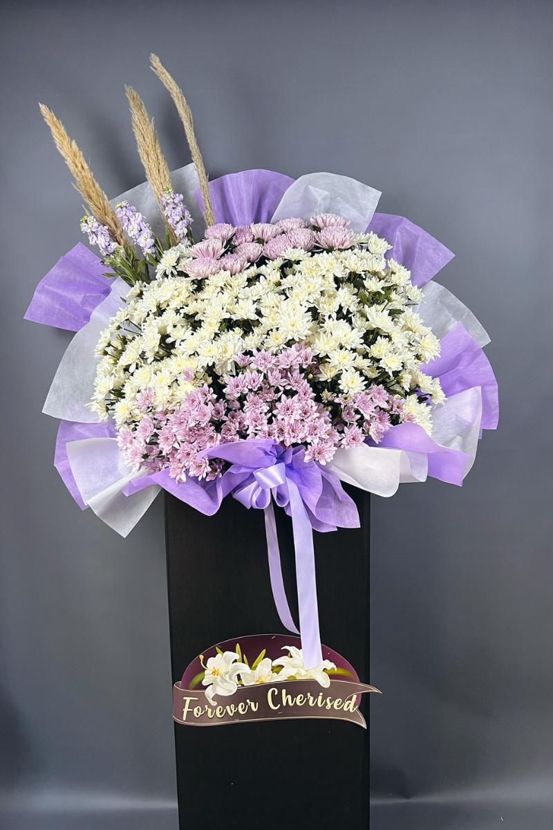 Lasting Memories Commemorative Wreath