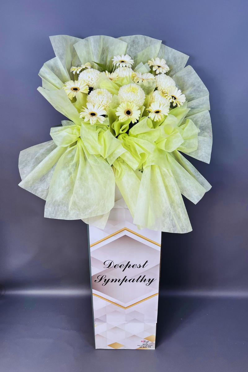 Lasting Memories Sympathy Wreath