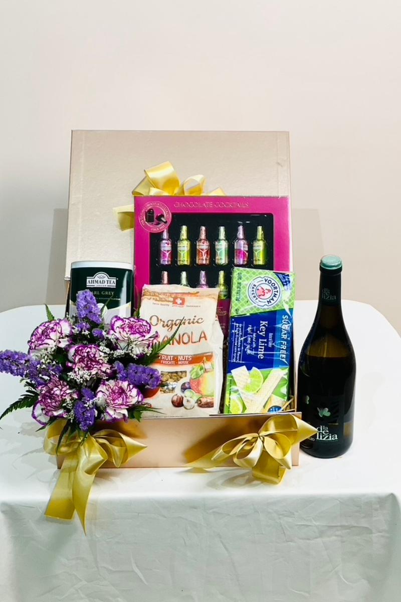 xr:d:DAEYbi_rWWE:704,j:42782683142,t:22120114 Glorious Wonders - Image 1